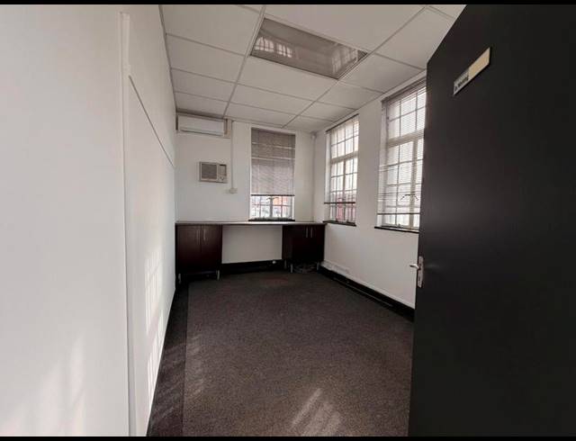 INDUSTRIAL PROPERTY TO RENT IN NORTH END